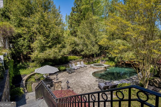 1095 Stonegate Court, Roswell, GA 30075