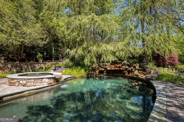 1095 Stonegate Court, Roswell, GA 30075
