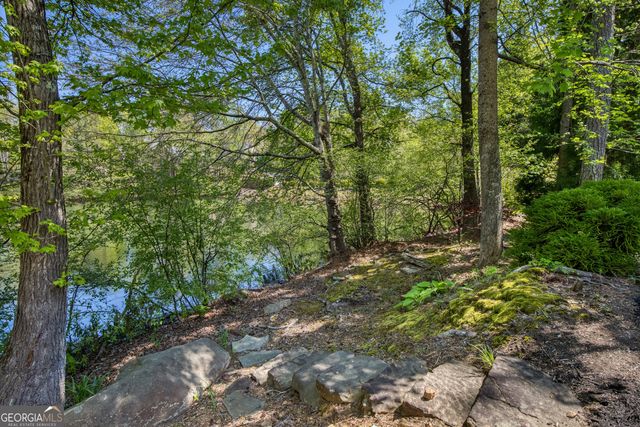 1095 Stonegate Court, Roswell, GA 30075