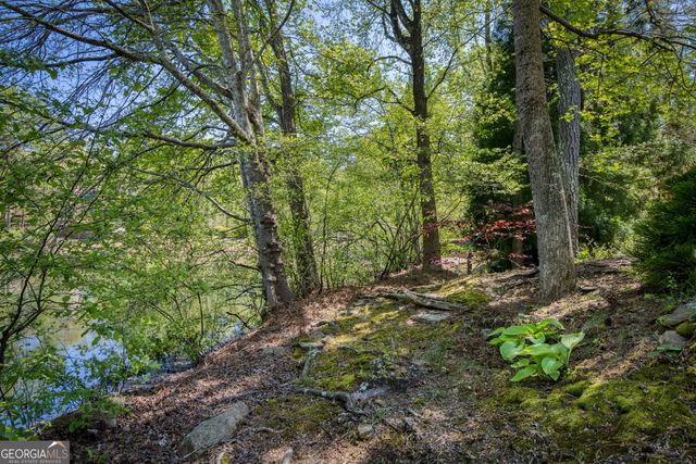 1095 Stonegate Court, Roswell, GA 30075