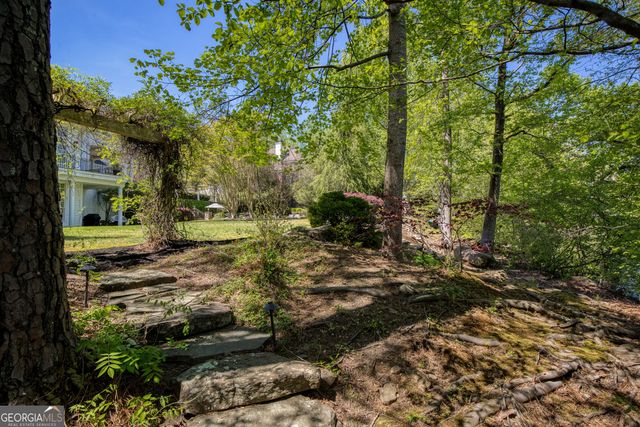 1095 Stonegate Court, Roswell, GA 30075