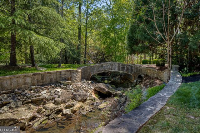 1095 Stonegate Court, Roswell, GA 30075
