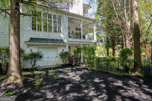 1095 Stonegate Court, Roswell, GA 30075