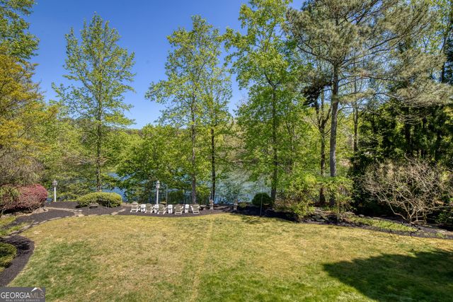 1095 Stonegate Court, Roswell, GA 30075
