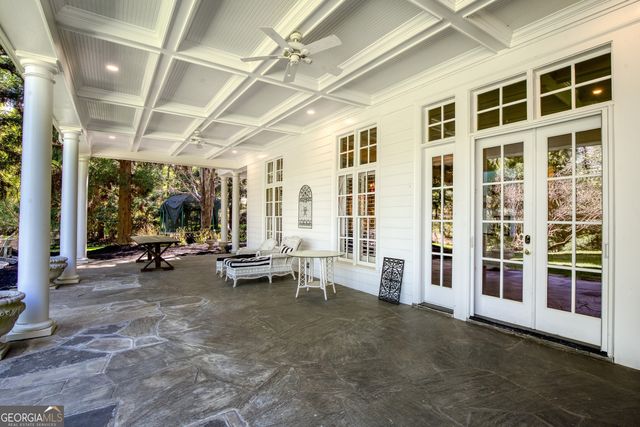 1095 Stonegate Court, Roswell, GA 30075
