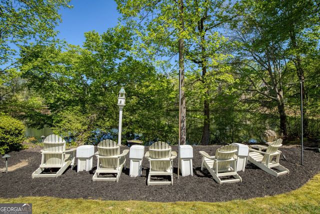 1095 Stonegate Court, Roswell, GA 30075