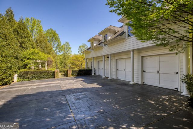 1095 Stonegate Court, Roswell, GA 30075