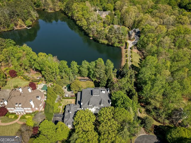 1095 Stonegate Court, Roswell, GA 30075
