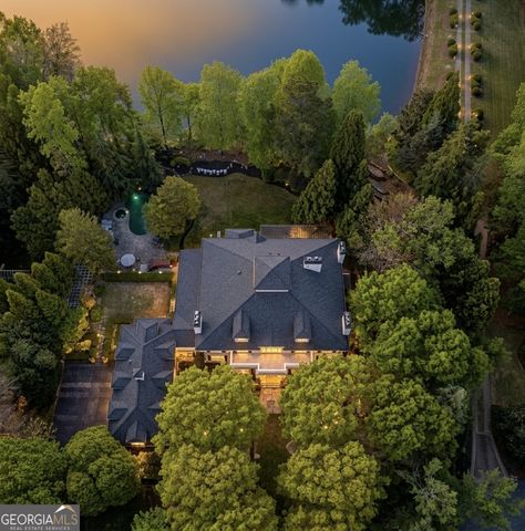 1095 Stonegate Court, Roswell, GA 30075