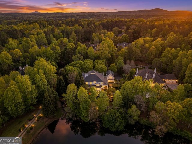 1095 Stonegate Court, Roswell, GA 30075