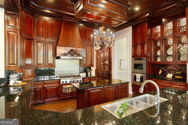 1095 Stonegate Court, Roswell, GA 30075