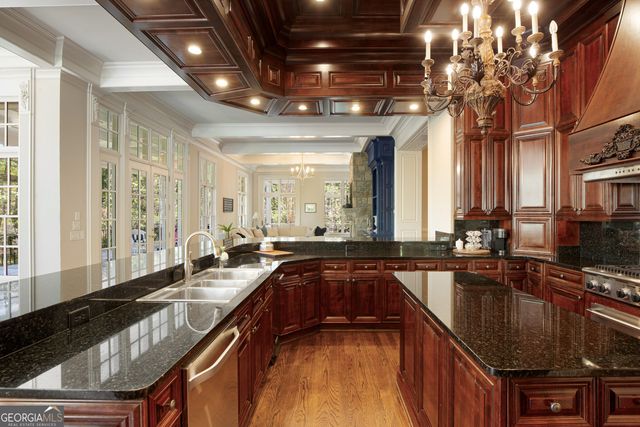 1095 Stonegate Court, Roswell, GA 30075