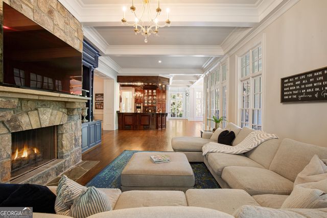 1095 Stonegate Court, Roswell, GA 30075