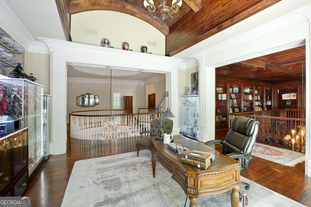 1095 Stonegate Court, Roswell, GA 30075