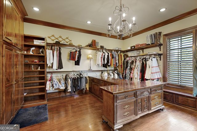 1095 Stonegate Court, Roswell, GA 30075