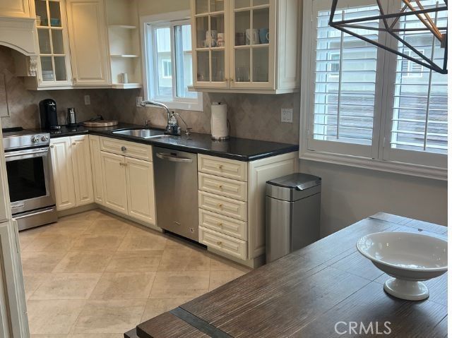 110 Blue Lagoon, Laguna Beach, CA 92651