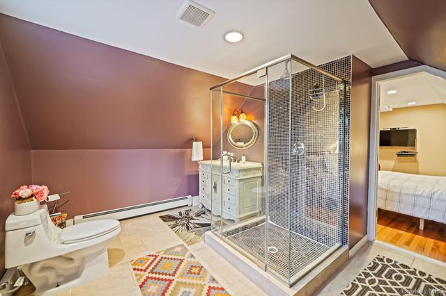 6 Fairfields Lane, Huntington Station, NY 11746