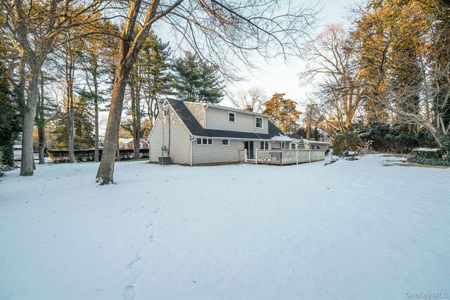 6 Fairfields Lane, Huntington Station, NY 11746