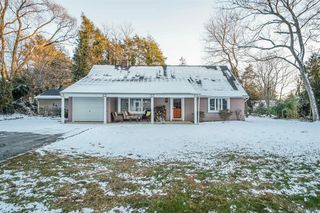 6 Fairfields Lane, Huntington Station, NY 11746