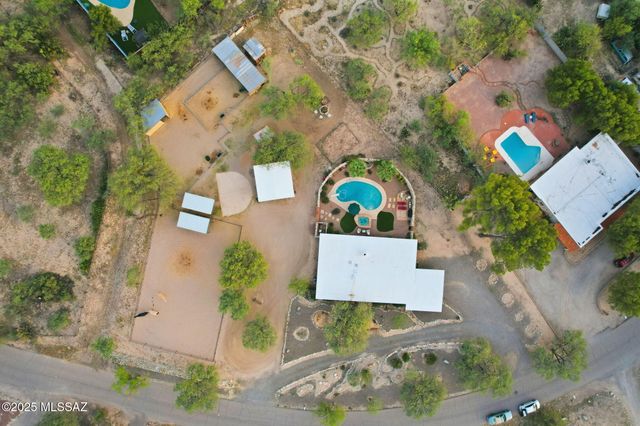 2842 N Melpomene Way, Tucson, AZ 85749