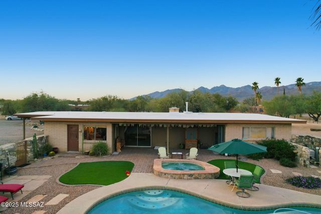 2842 N Melpomene Way, Tucson, AZ 85749