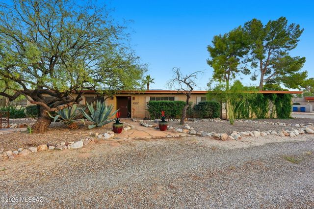 2842 N Melpomene Way, Tucson, AZ 85749