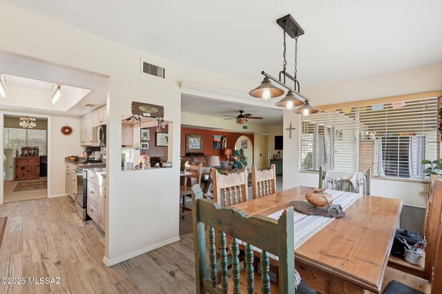 2842 N Melpomene Way, Tucson, AZ 85749