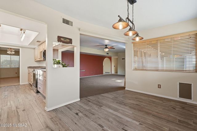 2842 N Melpomene Way, Tucson, AZ 85749