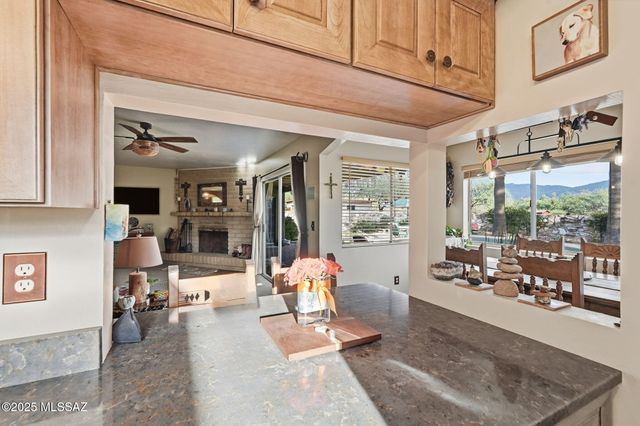 2842 N Melpomene Way, Tucson, AZ 85749