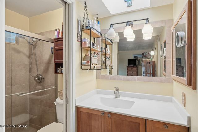 2842 N Melpomene Way, Tucson, AZ 85749