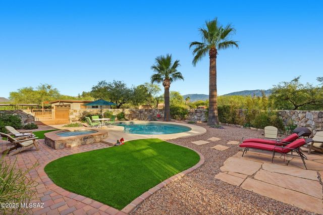 2842 N Melpomene Way, Tucson, AZ 85749