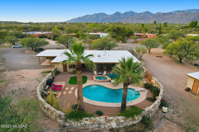 2842 N Melpomene Way, Tucson, AZ 85749