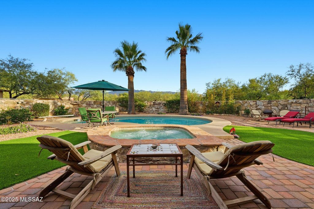 2842 N Melpomene Way, Tucson, AZ 85749