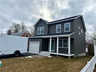 33 Hemlock Avenue, Cranston, RI 02910