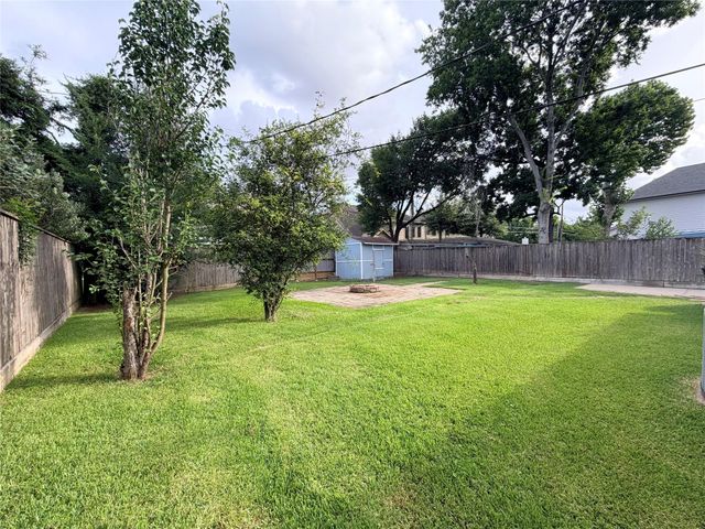 1631 Chantilly Lane, Houston, TX 77018
