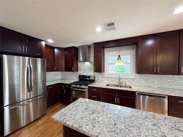 1631 Chantilly Lane, Houston, TX 77018