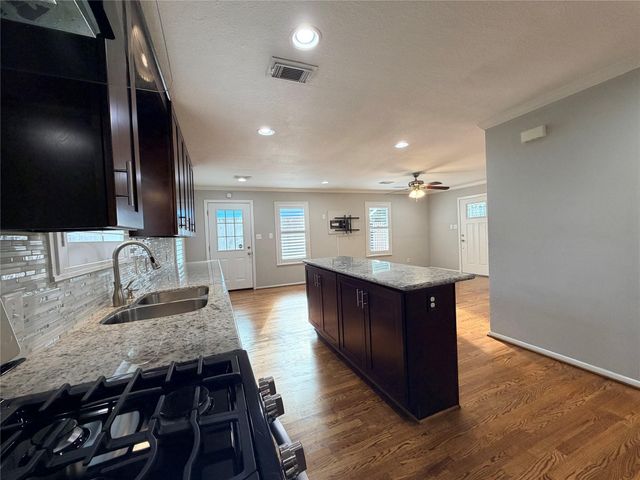 1631 Chantilly Lane, Houston, TX 77018