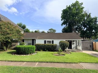 1631 Chantilly Lane, Houston, TX 77018