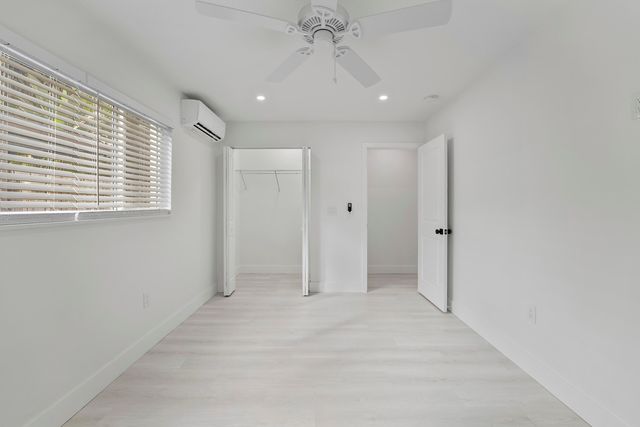 1279 Beach Road 3, West Palm Beach, FL 33404
