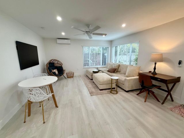 1279 Beach Road 3, West Palm Beach, FL 33404