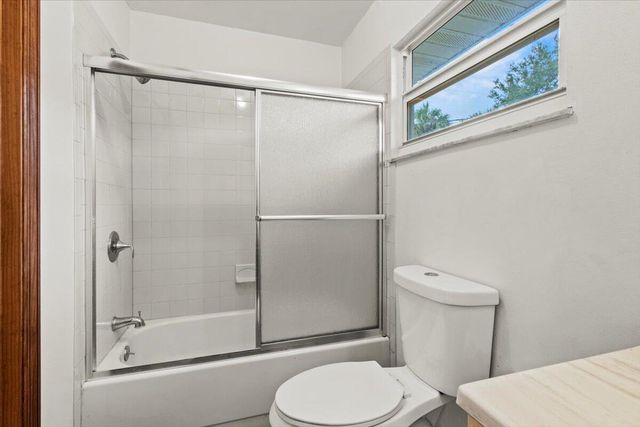 233 13th Street SW, Vero Beach, FL 32962