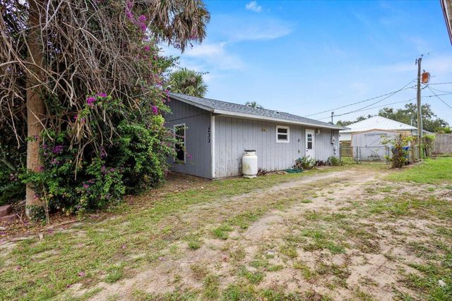 233 13th Street SW, Vero Beach, FL 32962