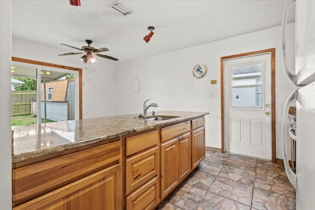 233 13th Street SW, Vero Beach, FL 32962