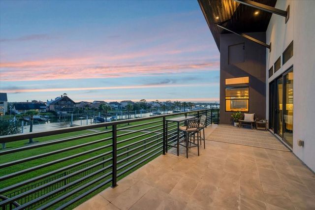 725 Pegasus Lane, League City, TX 77573