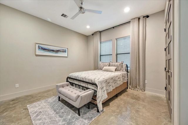 725 Pegasus Lane, League City, TX 77573