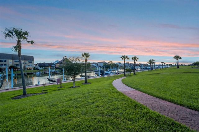725 Pegasus Lane, League City, TX 77573