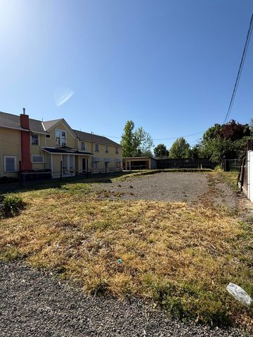 1019 W Main Street, Medford, OR 97501