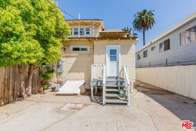 107 S Rampart Boulevard, Los Angeles, CA 90057