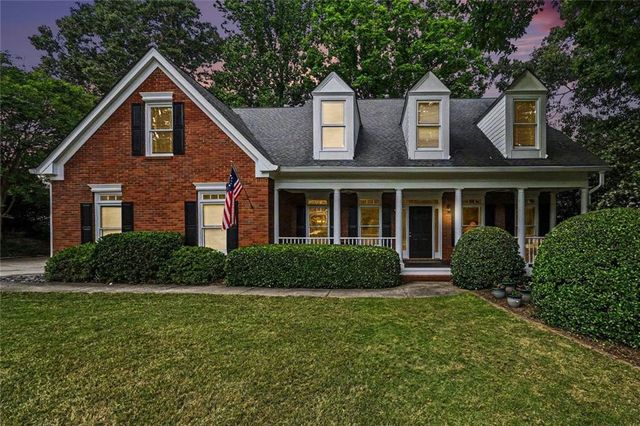 2737 Duncans View Trace NE, Buford, GA 30519