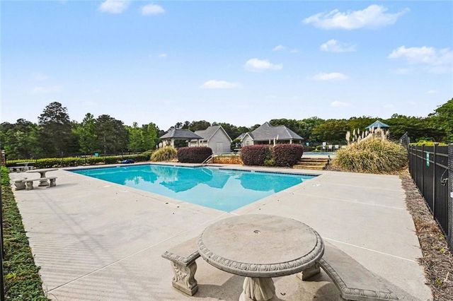 2737 Duncans View Trace NE, Buford, GA 30519